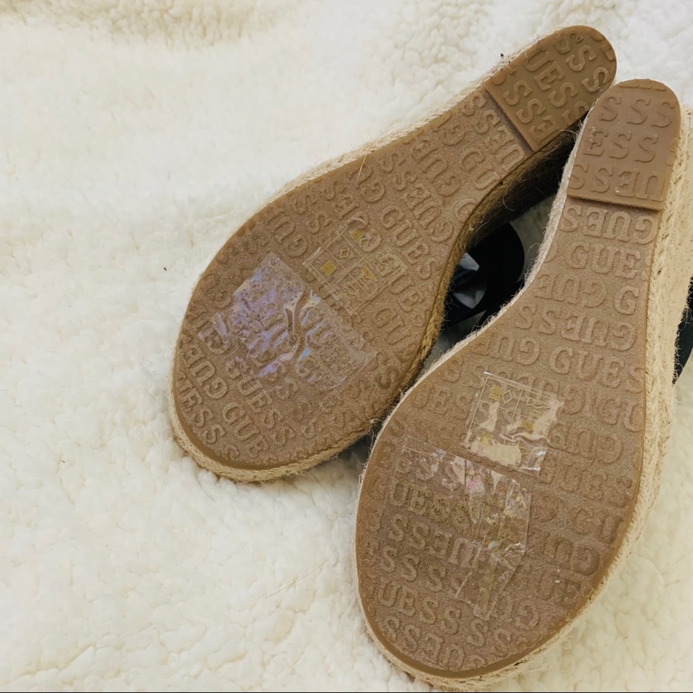New GUESS Wedge Sandals - Picture 3 of 3